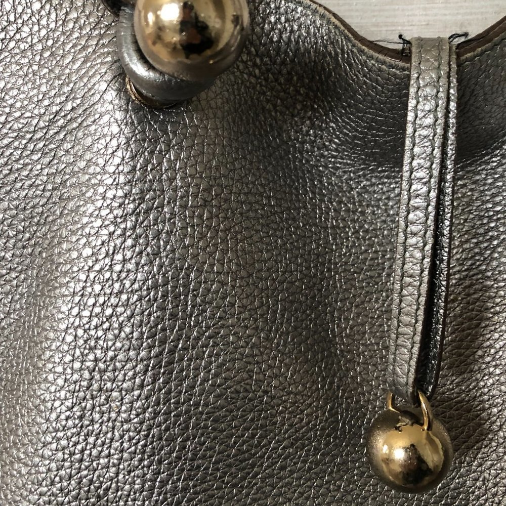 Anya Hindmarch Textured Silver Bucket Bag - Picture 6 of 15